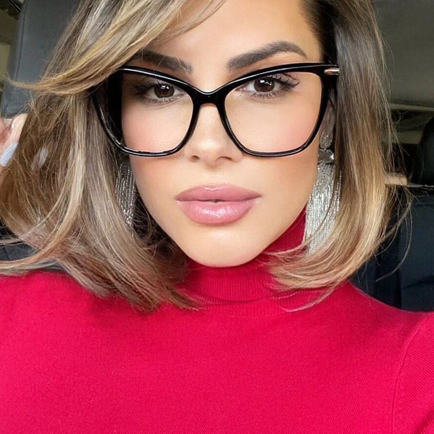 Oversized Cat Eye